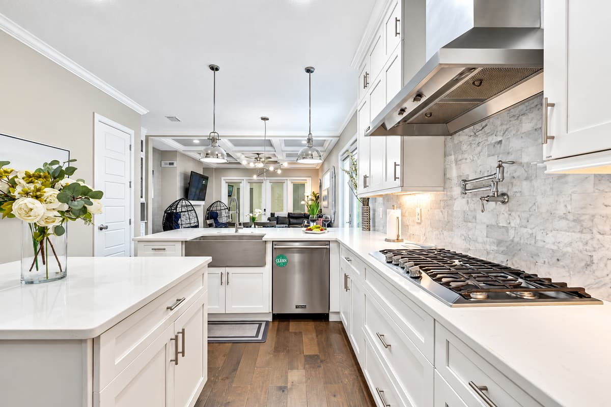 From top-of-the-line cookware to high-quality utensils, we've spared no expense in ensuring that your cooking endeavors are met with unparalleled ease and convenience.