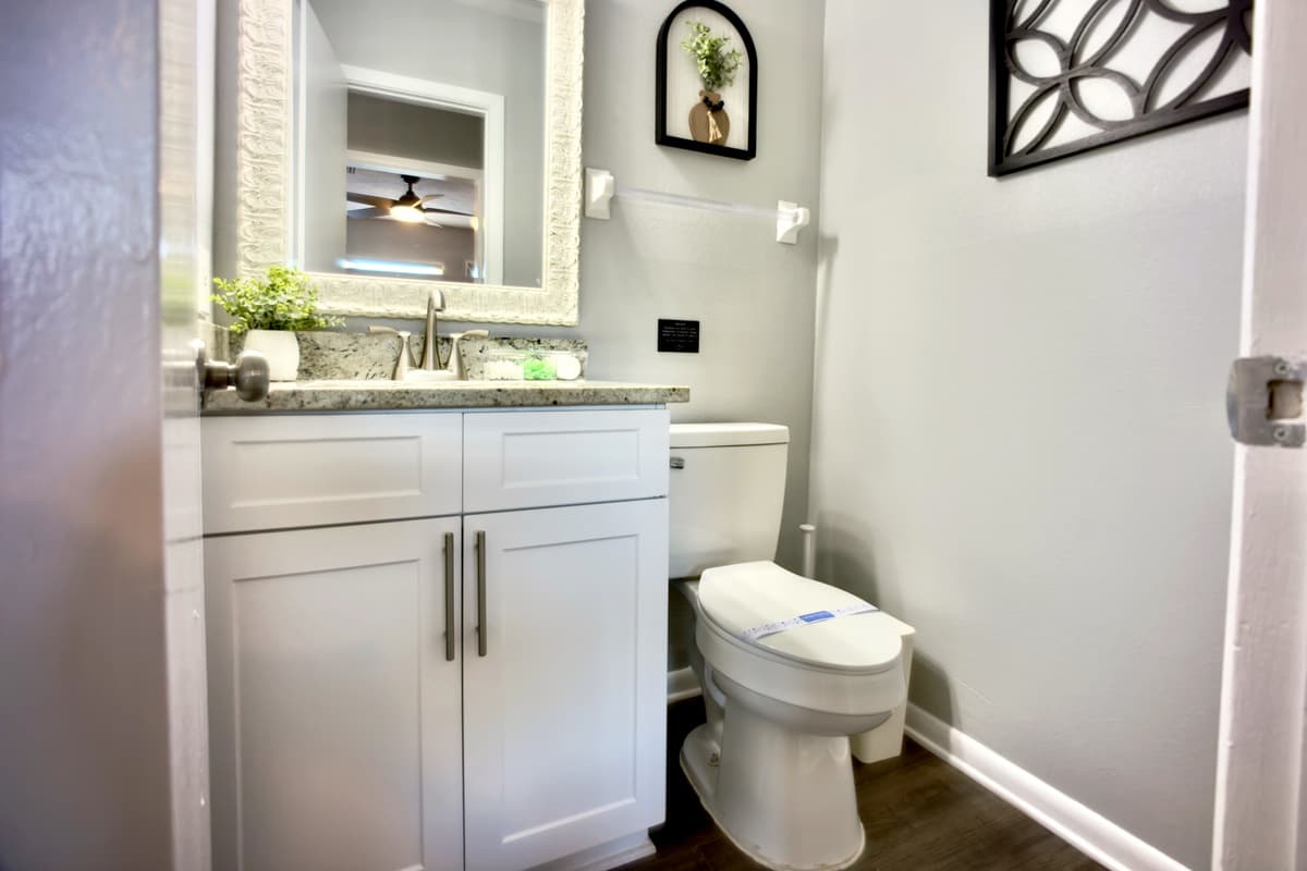 A stylish and functional space, ideal for quick freshening up.