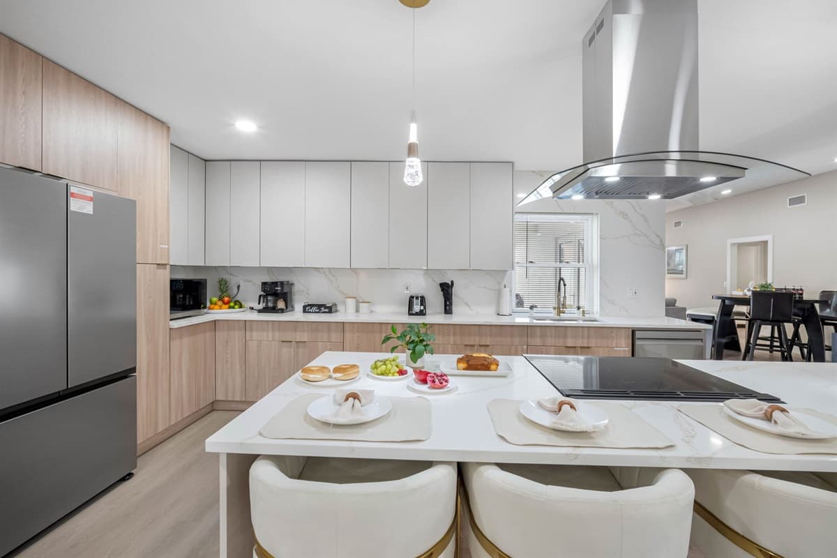 Perfect for casual mornings or evening wine — this kitchen is made for togetherness.