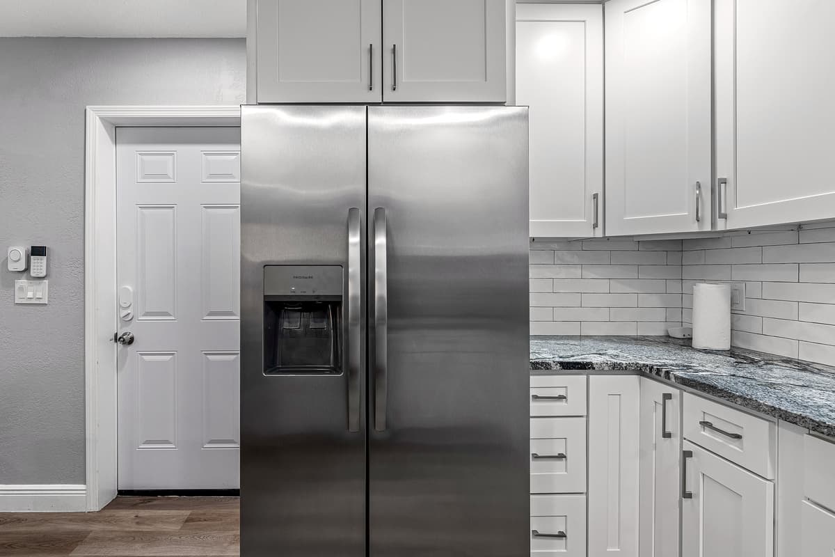 This beautiful property has a huge modern refrigerator to store foods and beverages. So no need to worry about where to store foods you've prepared for the entire trip. If you think this property suits your needs, send us a message now!