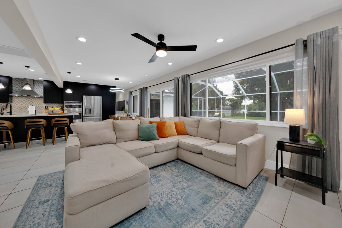 A spacious open-plan setting where the living room, kitchen, and dining area come together beautifully✨