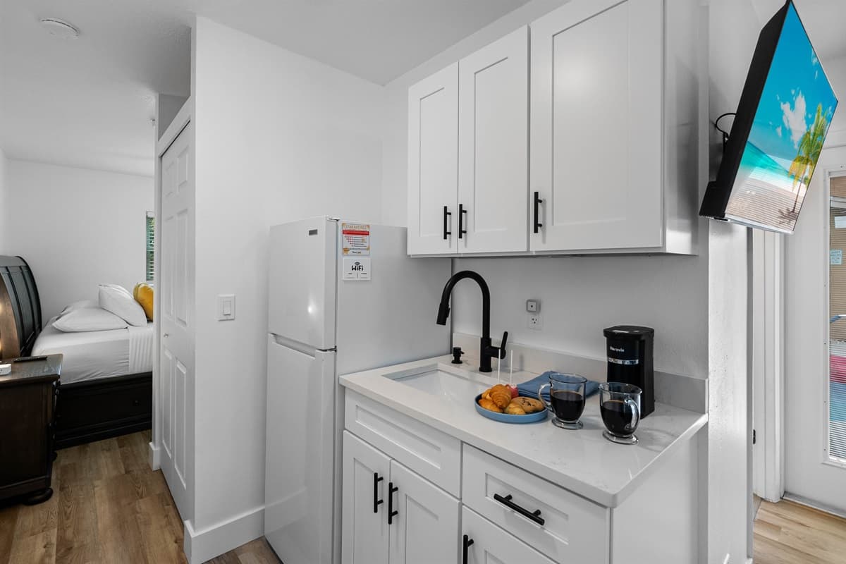 An all-in-one haven with beautiful natural light, and soothing décor.