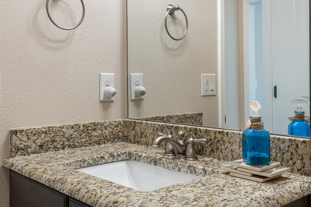 Lovely bathroom with bathtub, shower, toilet and sink. Take a long bath after a long day of travel from you home to this perfect getaway! Send us an inquiry if you are interested in this beautiful property!