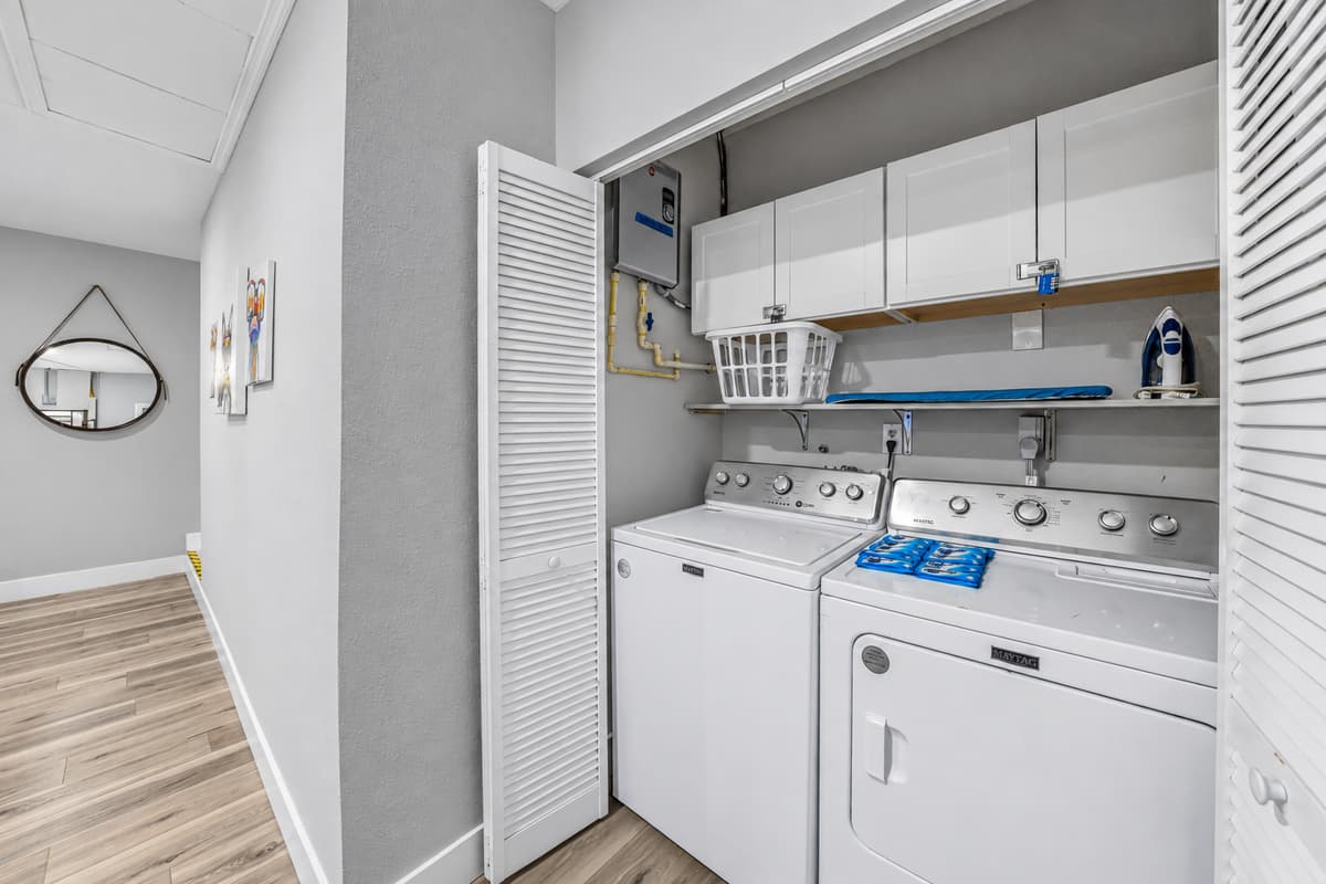 In-home washer and dryer make extended stays easy and convenient.
