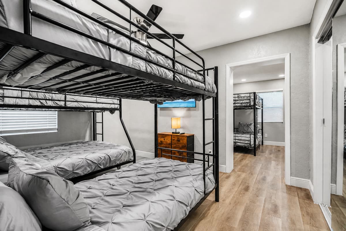 New setup for this bedroom: 1 queen bed and 1 bunk bed (twin over twin). New photos coming soon!