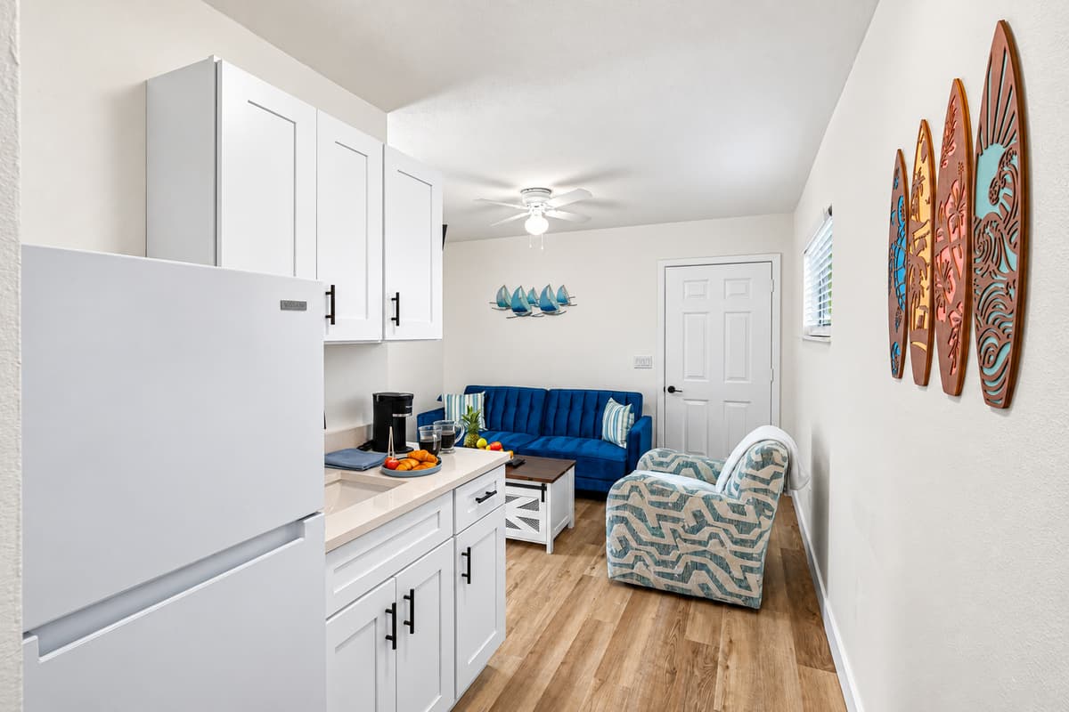 Sleek, self-contained studio space with its own private entrance, making it ideal for long stays, work trips, or romantic escapes.