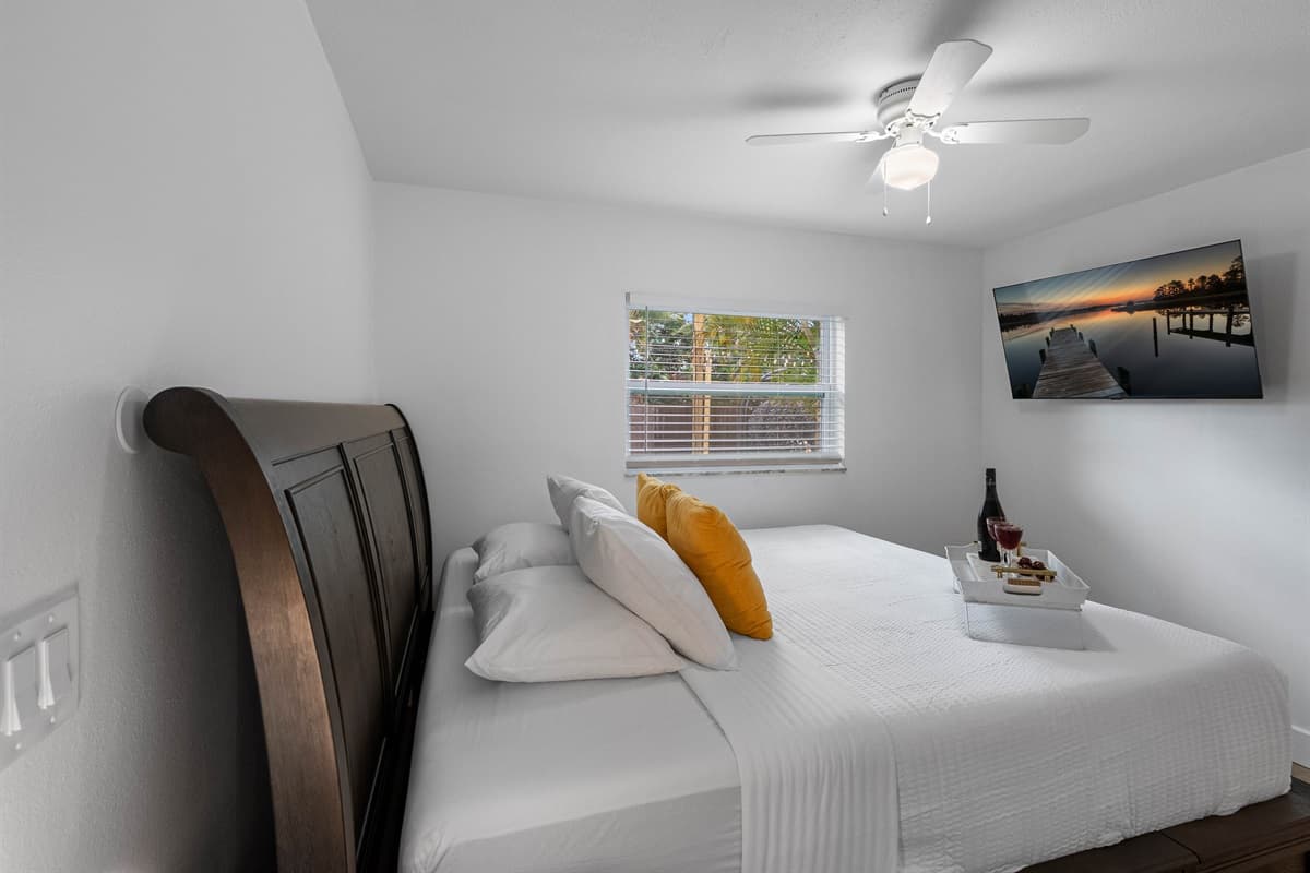Kick back in your own serene space—this studio comes with smart TV, comfy seating, and a king bed to ensure restful nights and relaxed mornings.