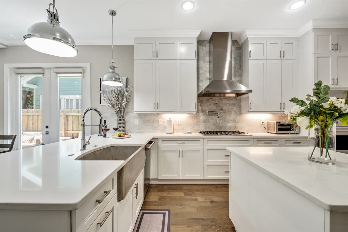 The state-of-the-art appliances include a spacious refrigerator, a high-performance stove, a microwave, and a dishwasher, ensuring you have everything at your fingertips to craft delicious meals.