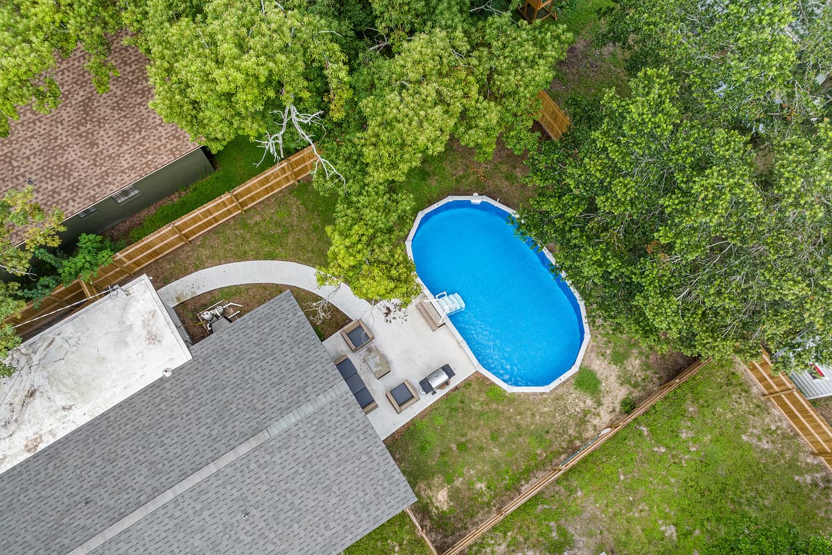 Aerial view of our beautiful property and the stunning surroundings. If this is what you've been looking for, send us a message now!