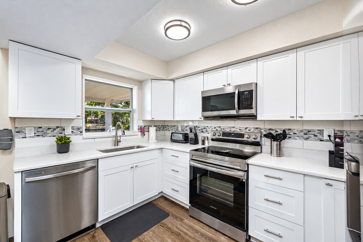 Do you love to bake? Coffee lover? You would love this kitchen because it has all you would need to make good food and of course, coffee! To all the foodies out there, what are you waiting for? Send us a message now.