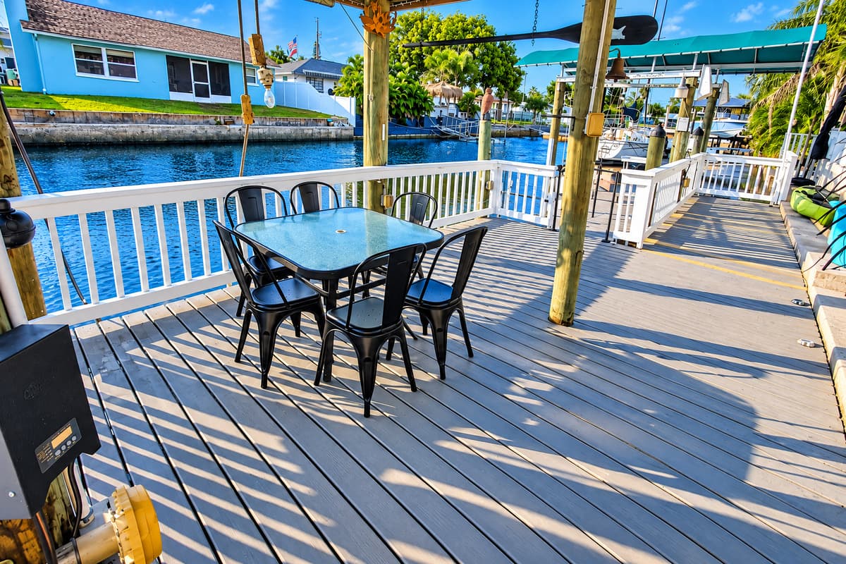 Tired of just staying indoors? We have this wonderful seating area where you can have a great view while having a cup of coffee or tea! Send us a message for any questions!