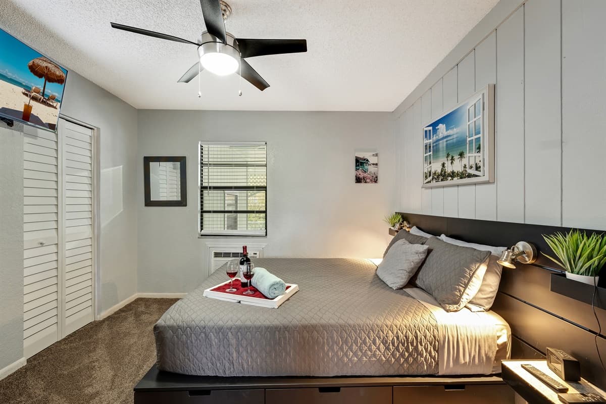 The color palette has been chosen to evoke a sense of calm, with soothing tones and tasteful decor contributing to an overall atmosphere of serenity.