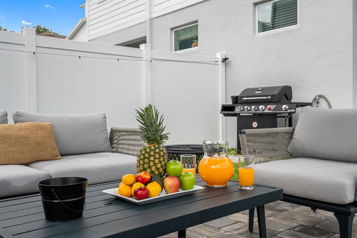 Whether you’re seeking a romantic getaway, a family vacation, or a solo retreat to reconnect with yourself, this tranquil oasis provides the perfect setting.