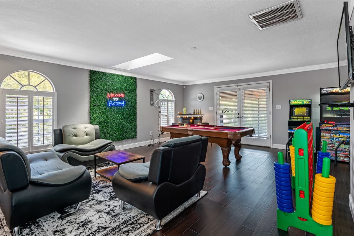 Get ready to level up your fun with our game and play room! Our space is the ultimate destination for all things gaming and entertainment.