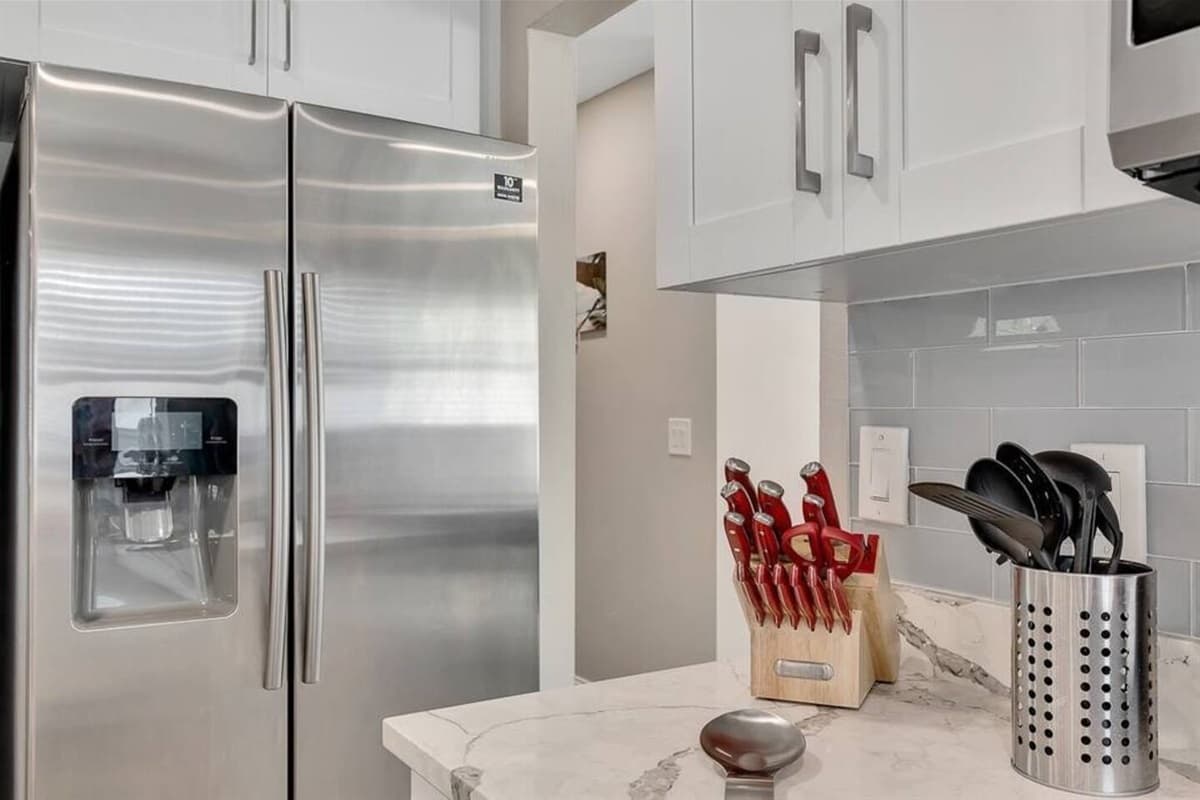 Never worry about where to store foods you've prepared for the entire trip. This beautiful property has a huge modern refrigerator to store foods and beverages. If you think this property suits your needs, send us a message now!