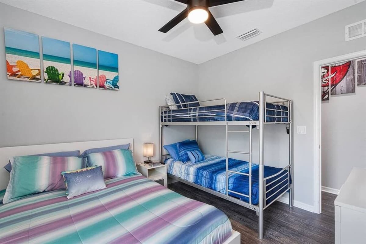 Never worry about the comfort on your stay with us. This wonderful bedroom with queen size bed, single bunkbed, drawers for storage and a smart TV. If you like what you see so far, send us an inquiry right away!