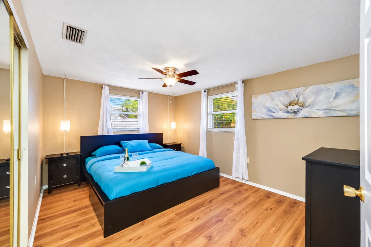 Exquisite bedroom with queen size bed and smart TV. Feel comfortable during your stay while making wonderful memories with family and friends. Don't hesitate to send us an inquiry about the property now!