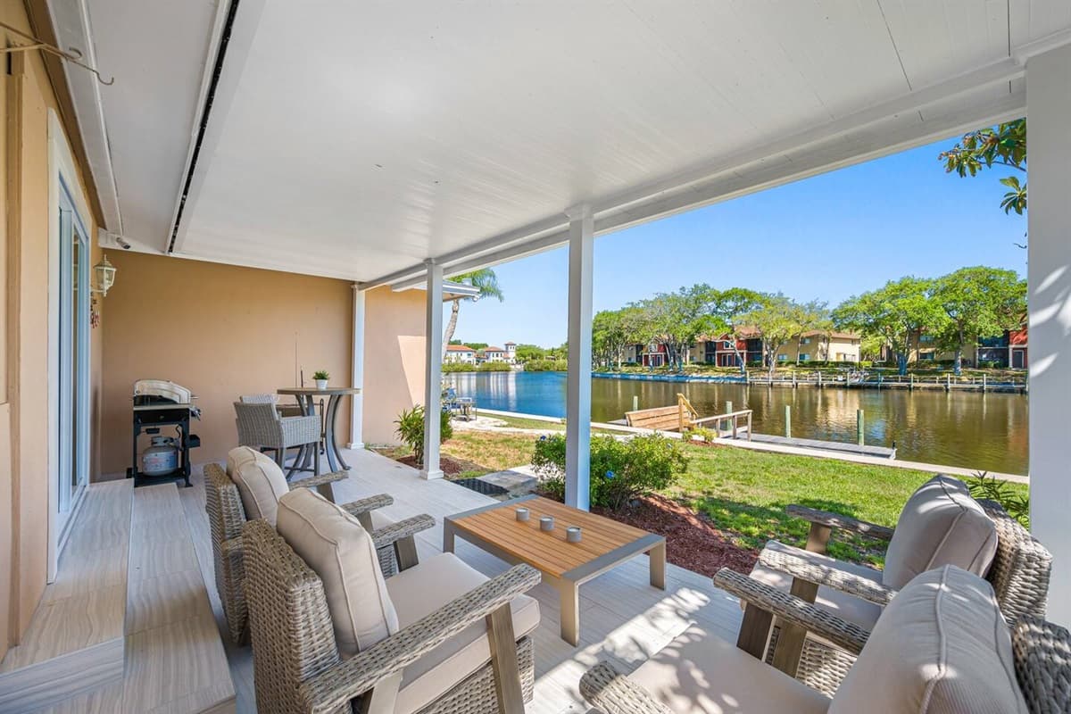 Our patio area is great for enjoying the lovely outdoors and beautiful scenery! Feel the comfort nature gives while on vacation with us. Don't hesitate to ask us a question.Send us a message now!