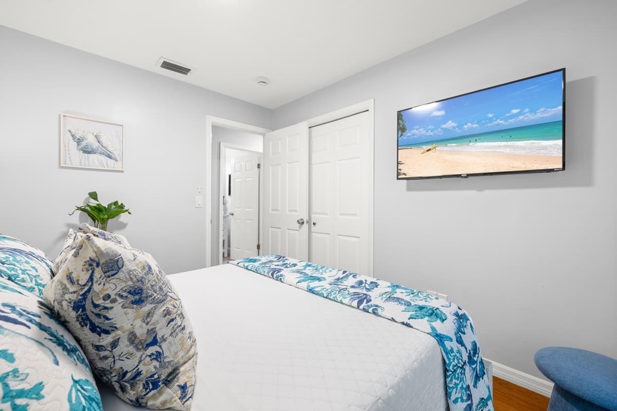 Bedroom details at Flamingo Palms.
