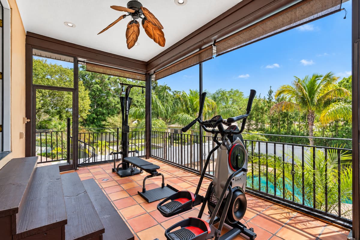 With cutting-edge equipment, and amazing scenery upfront, our gym is the perfect place to reach your health and wellness goals.