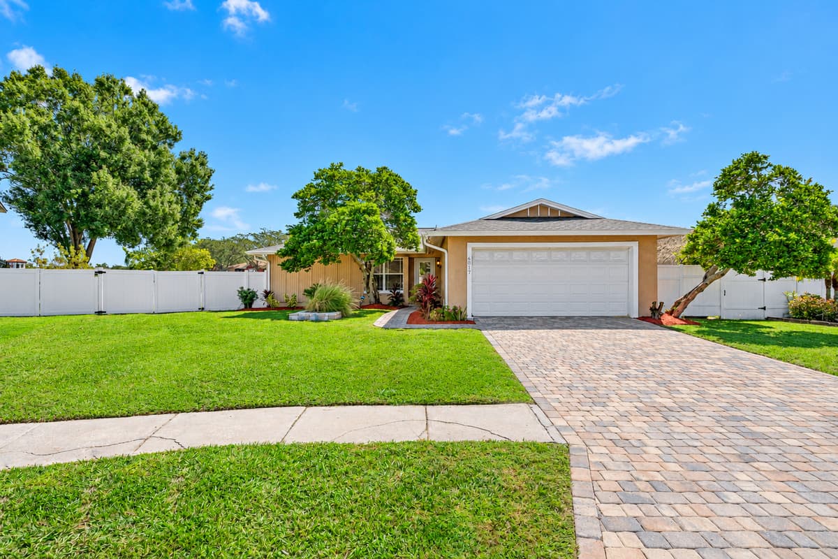 Don't you love it when you see a beautifully manicured lawn? That's what will welcome you when you book your stay with us!