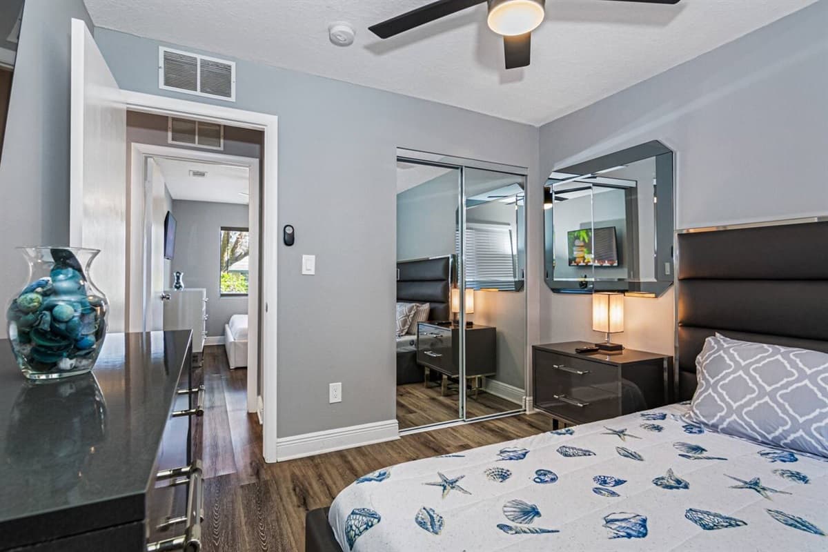 Never worry about the comfort when you sleep in this immaculate bedroom! It has a queen sized bed, full mirror closet and its own TV! Book this property now!
