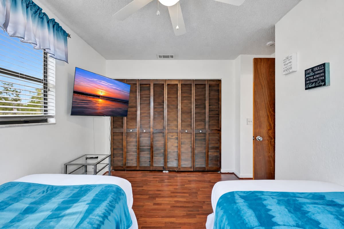 The room is spacious and thoughtfully arranged, providing ample space for guests to relax and unwind.