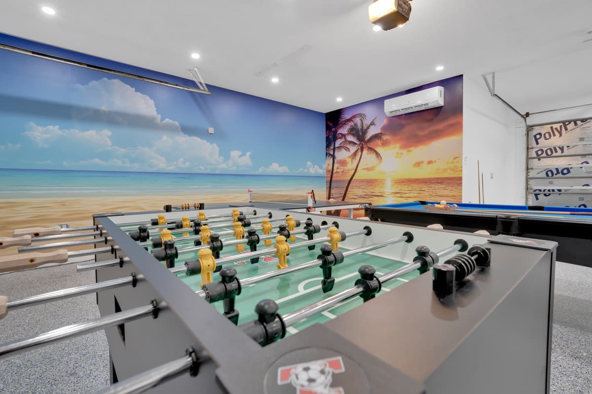 A classic that never goes out of style: foosball! Gather your crew for intense matches and laughs in our air-conditioned game room. A nostalgic and fun experience for your entire vacation stay with us.