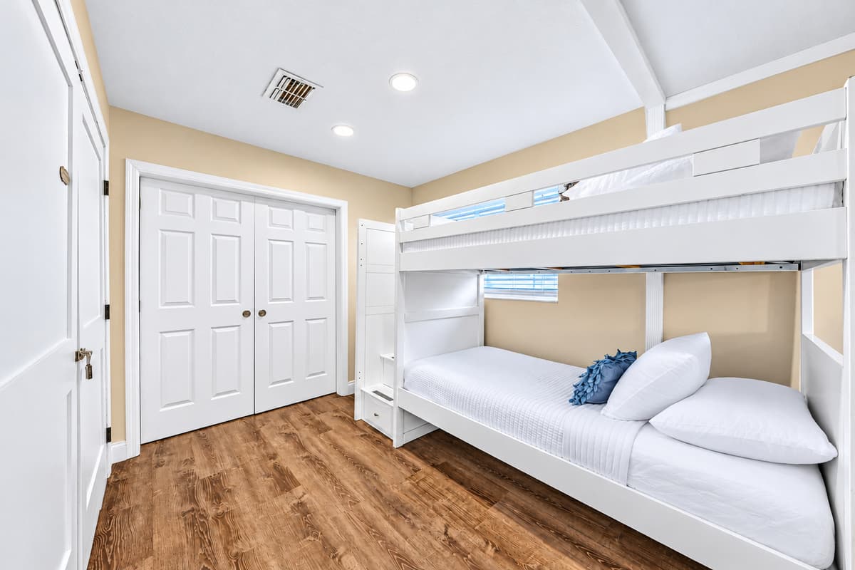 Family-friendly bunk bed room designed for a comfortable and fun group stay.