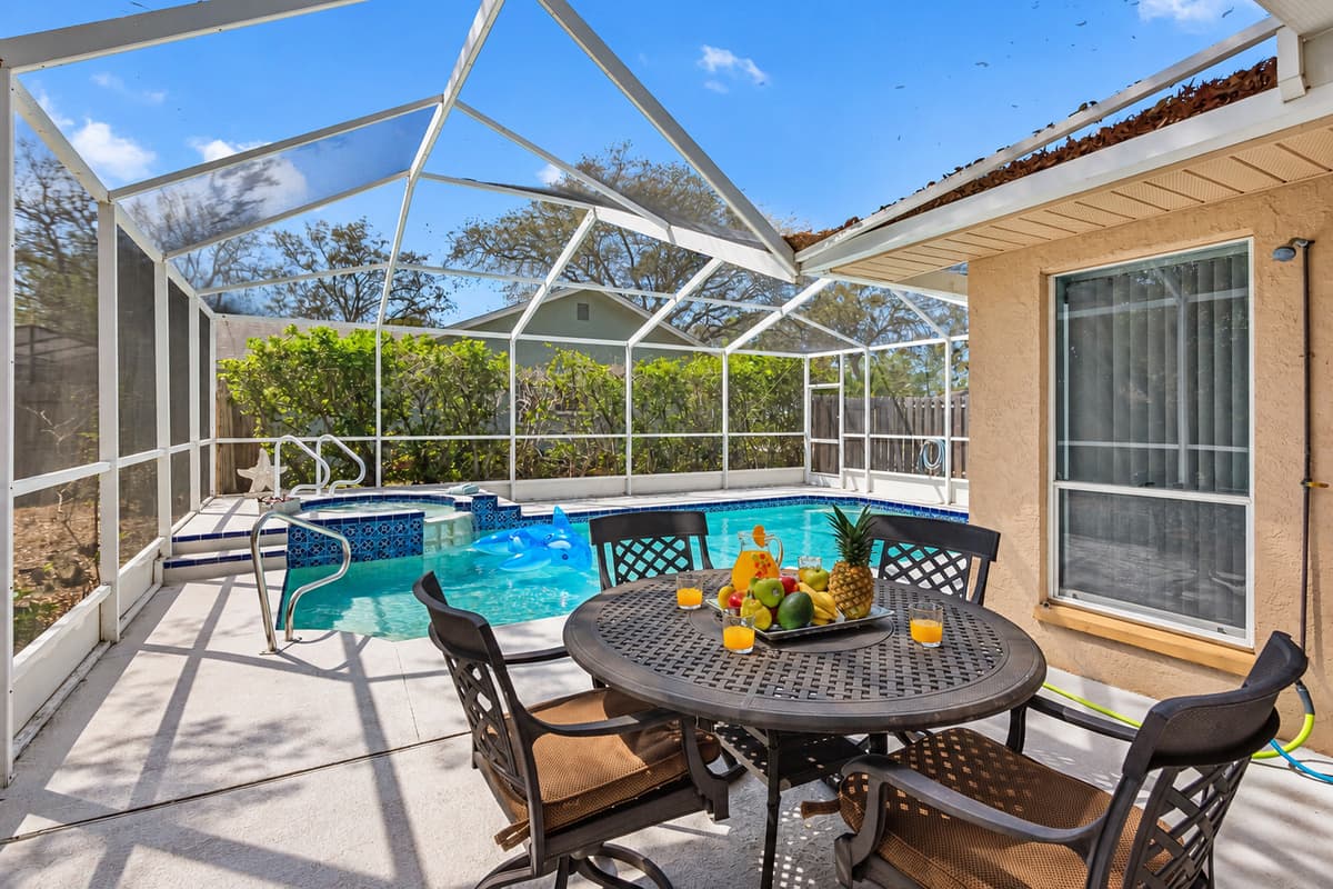 The full-screen enclosure keeps bugs and debris at bay, so you can enjoy the outdoors without any hassle.