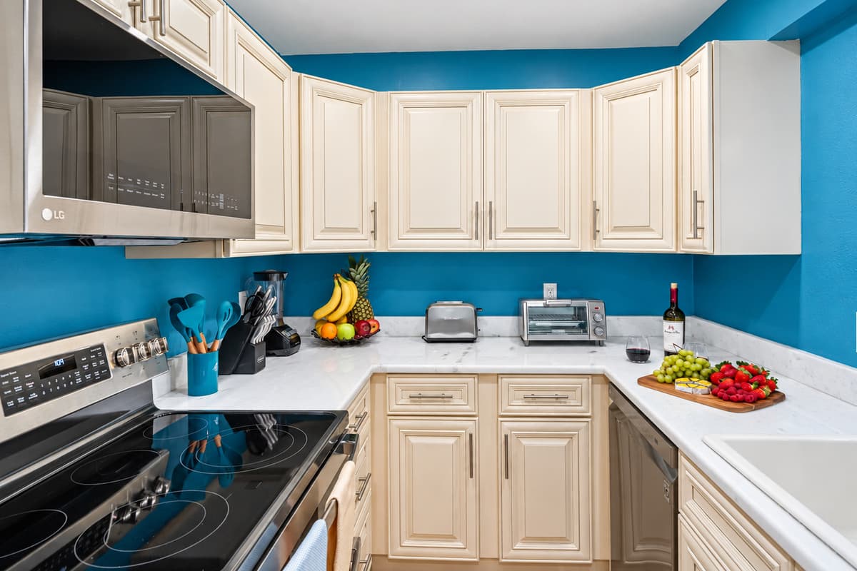 The clean lines and minimalist aesthetic create a sense of spaciousness, allowing you to navigate the kitchen with ease while maintaining a clutter-free environment.