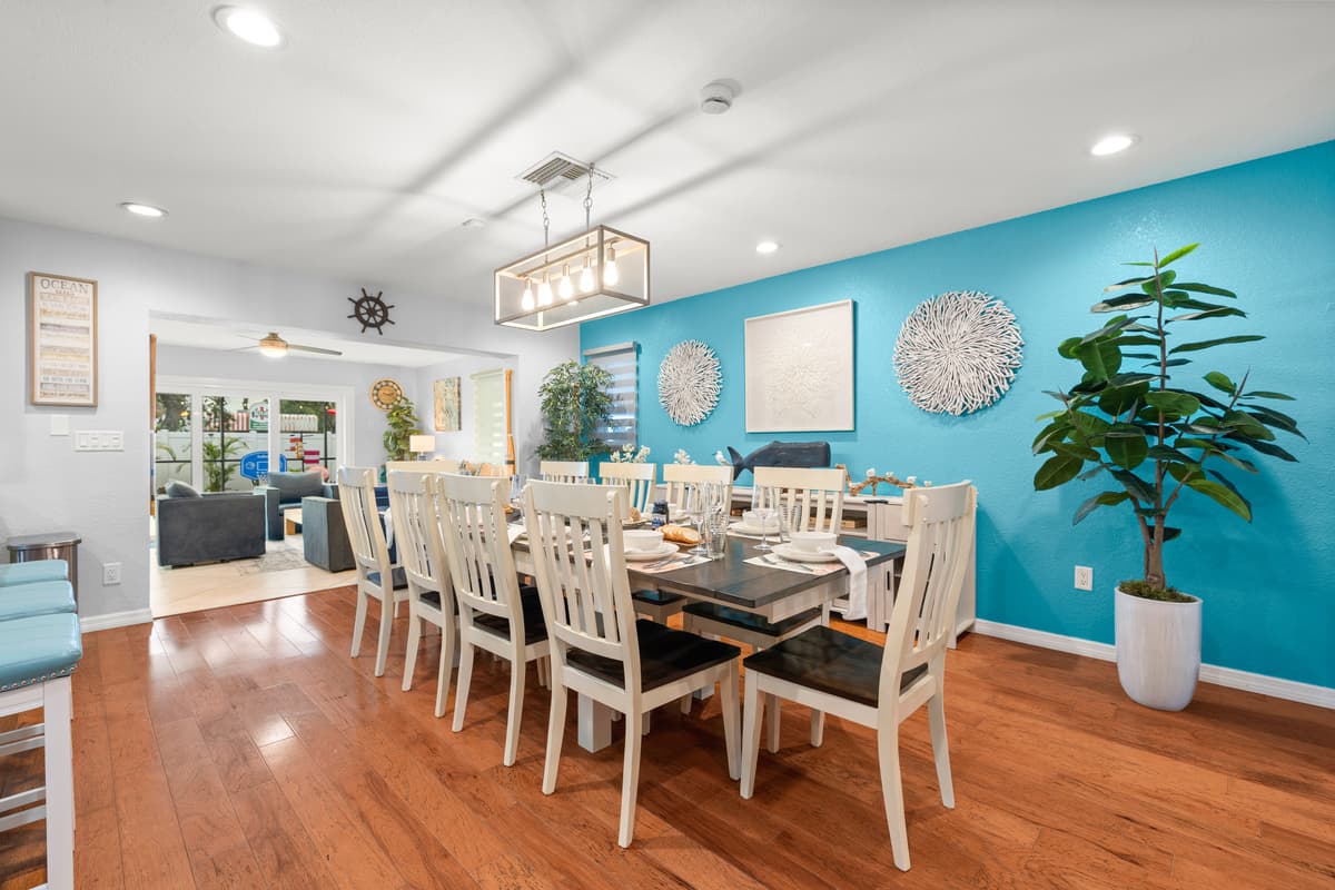 Dining Room at Flamingo Palms.