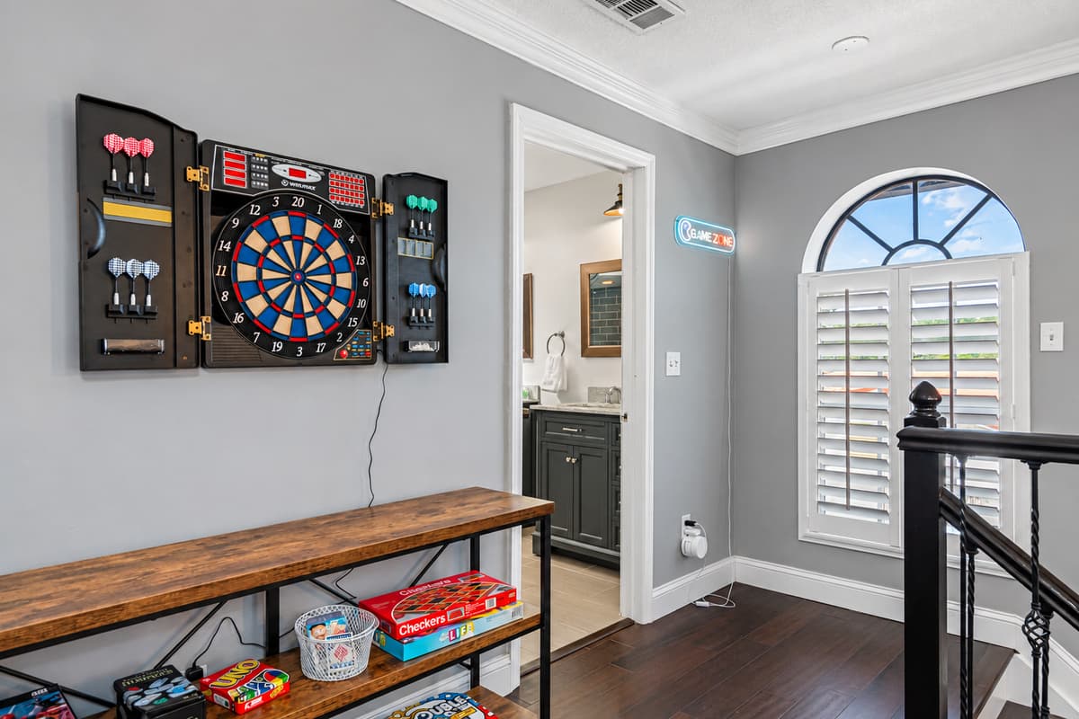 Are you ready to hit the bullseye? Enjoy an exciting and action-packed dart session that will test your aim, accuracy, and strategy.