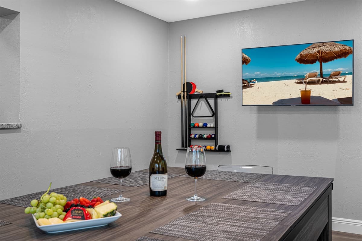 Share great stories with family and friends while having amazing meals in this lovely dining area! This is the best time to catch up! Inquire now!