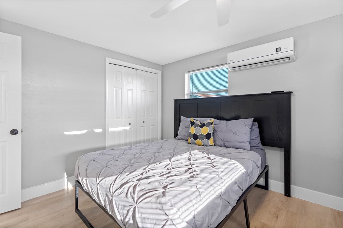 Enjoy the elegance of our bedroom, complete with a queen-size bed and a smart TV. Feel at ease throughout your stay as you create cherished memories with your family and friends.