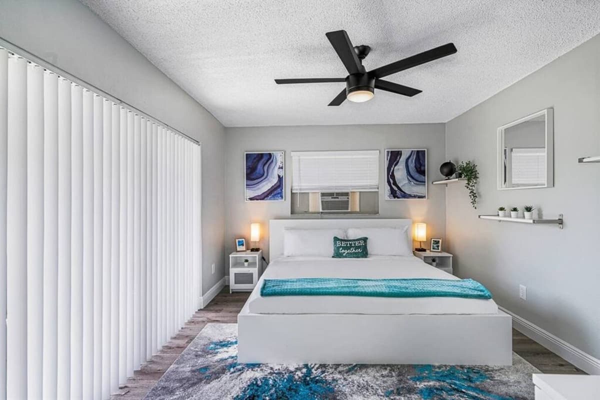 Impeccable bedrooms with a beautiful king size bed, smart TV, closets for storage and bathroom. Make the most of your stay and relax in your home away from home. If you think you deserve a great time in this property, send us an inquiry now!