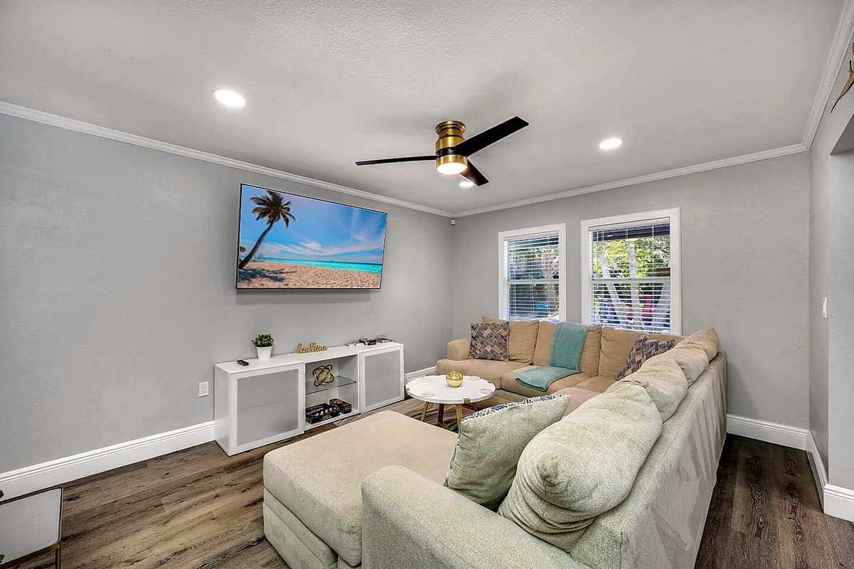 Immaculate interior design and cozy feels in our living area. Imagine a trip with loved ones with this ambiance and location. You'd surely have a lot of fun! 