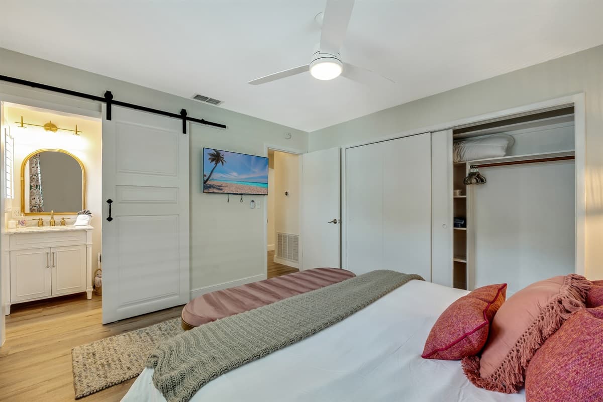 This exquisite bedroom is adorned with a magnificent king-size bed and features an ensuite bathroom, ensuring a seamless blend of indulgence and privacy.