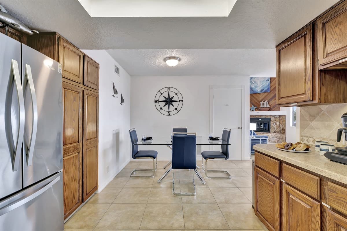 This well-appointed space is meticulously designed to cater to your every cooking need, ensuring that every meal preparation is a delightful experience.