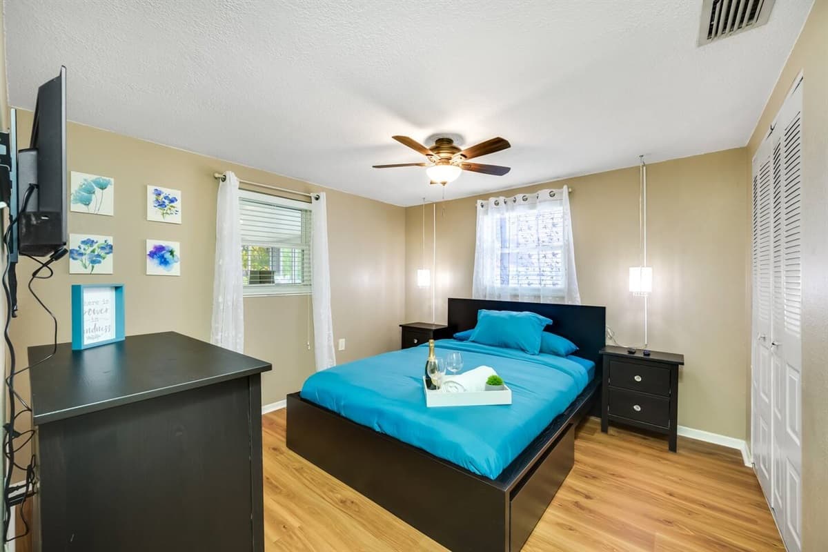 Comfortable bedroom with queen size bed and smart TV. Feel safe and comfortable during your stay while making beautiful memories with family and friends. Don't hesitate to send us an inquiry about the property now!