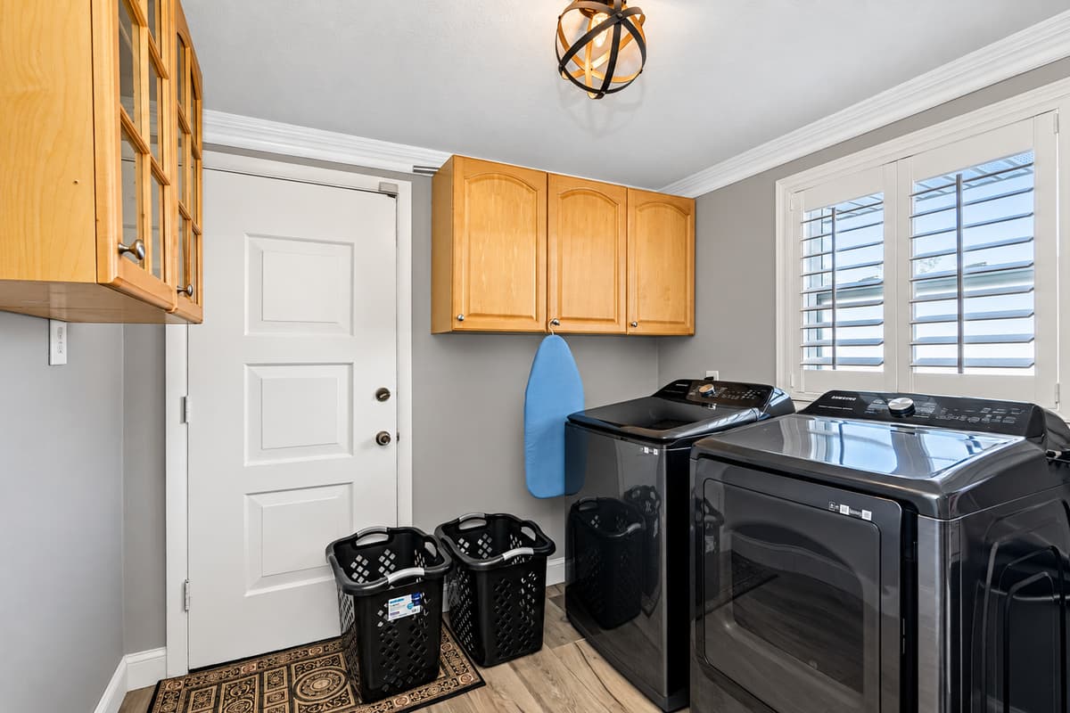 With state-of-the-art appliances, sparkling clean surfaces, and a fresh aroma that will leave you feeling invigorated, you'll actually look forward to doing your laundry!