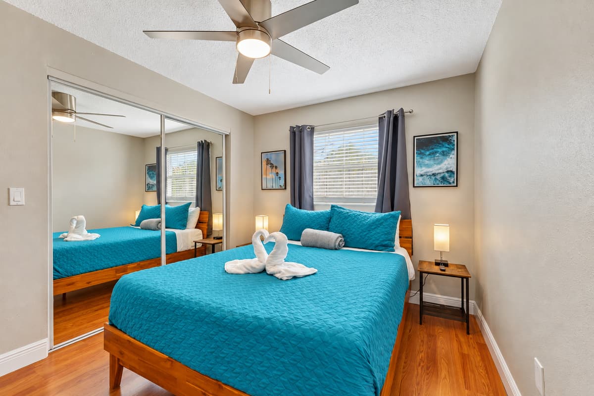 From carefully chosen color palettes to tasteful furnishings, every element contributes to the overall charm of the room.