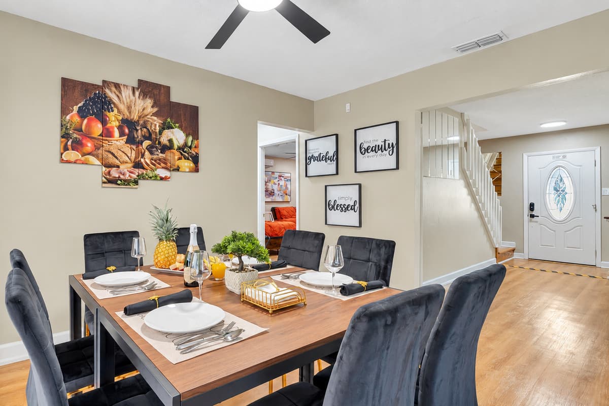 A dining experience that seamlessly combines comfort, convenience, and a touch of outdoor allure.