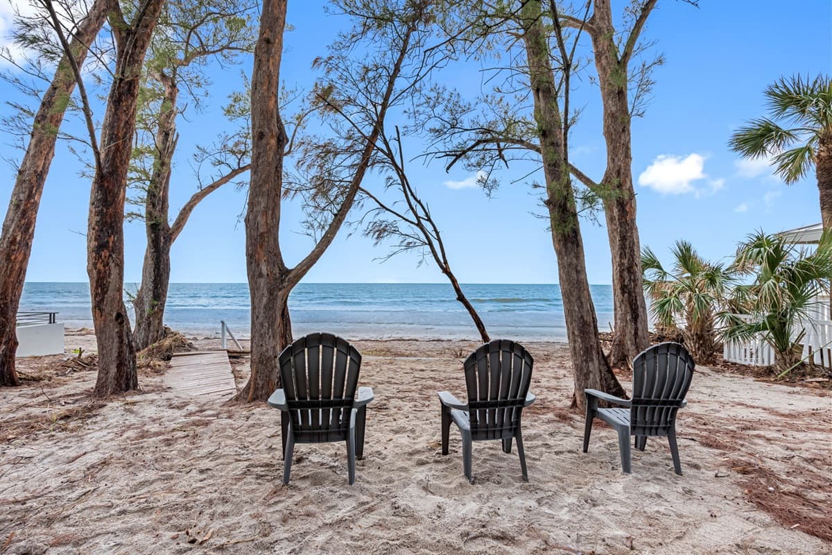 The chairs are strategically placed to give you an unobstructed view of the water, allowing you to unwind while watching the waves and enjoying the fresh ocean breeze.