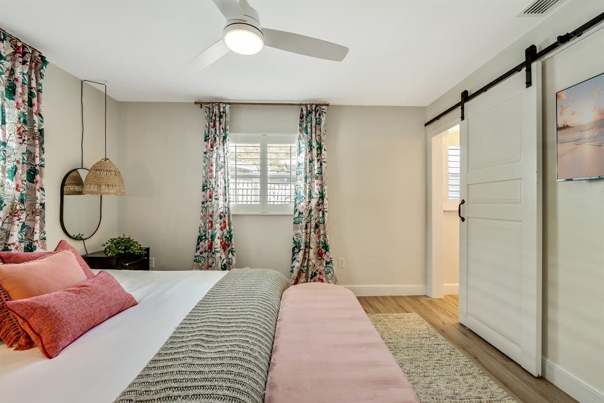 This room is adorned with a magnificent king-size bed that serves as the centerpiece of relaxation and indulgence.