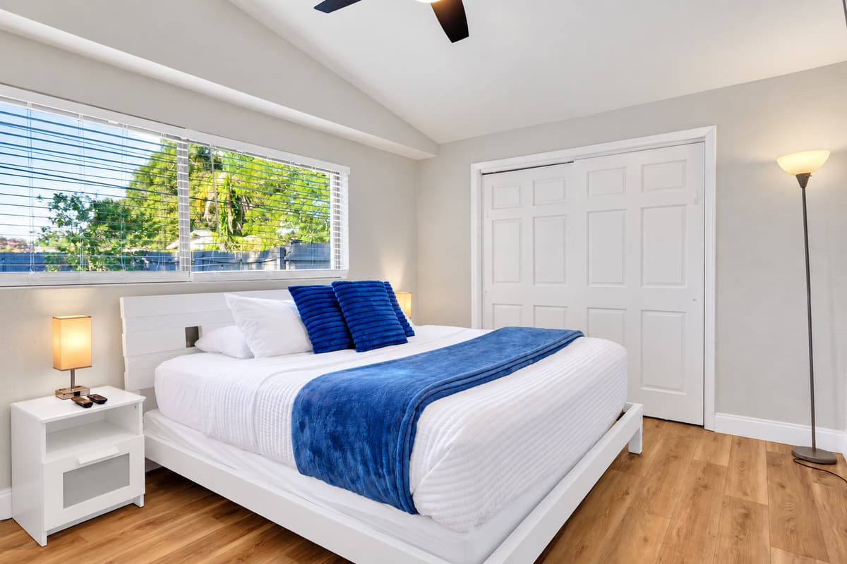 Every group has someone who earned the master bedroom. King-size bed, ceiling fan, Smart TV and enough space to actually unpack — because a full week is far too long to live out of a suitcase on the bedroom floor.