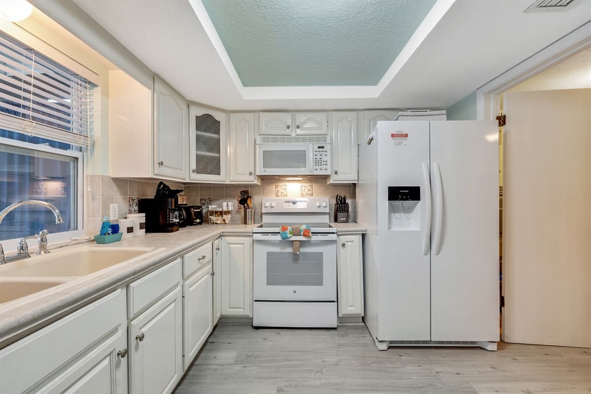 Our kitchen is a true masterpiece that stands ready to transform your cooking experience.