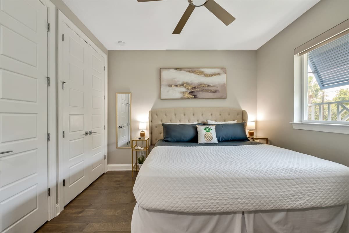 The centerpiece of the room is the lavish king-size bed, featuring premium bedding that invites you to sink into its cloud-like embrace.