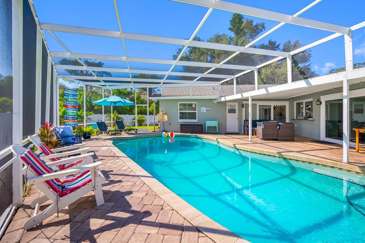 From sunny afternoons to romantic evenings, the softly lit pool area sets the tone for every occasion. The warm glow of string lights creates a magical nighttime atmosphere.