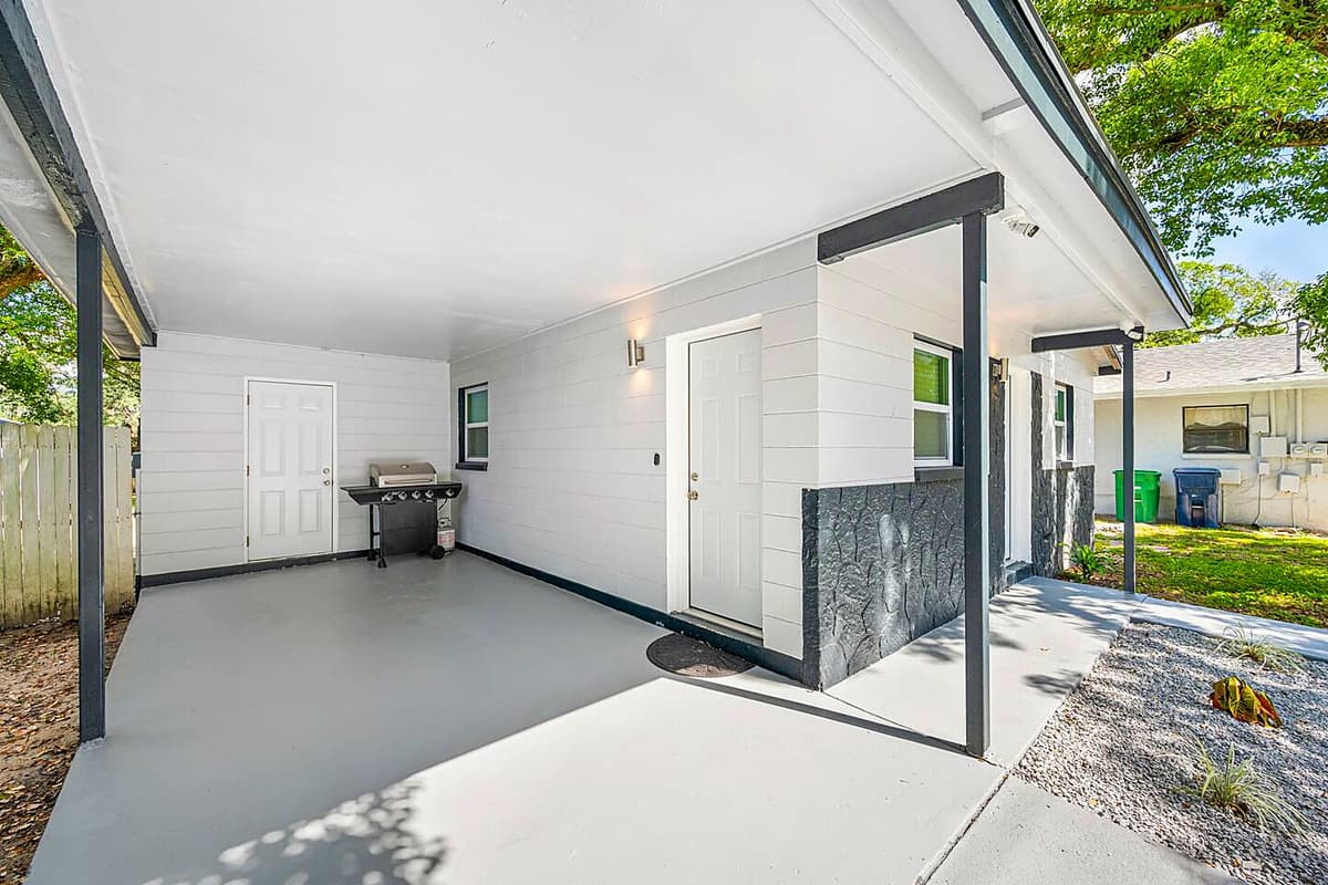 You would love this beautiful house if you love spending time outdoors too!